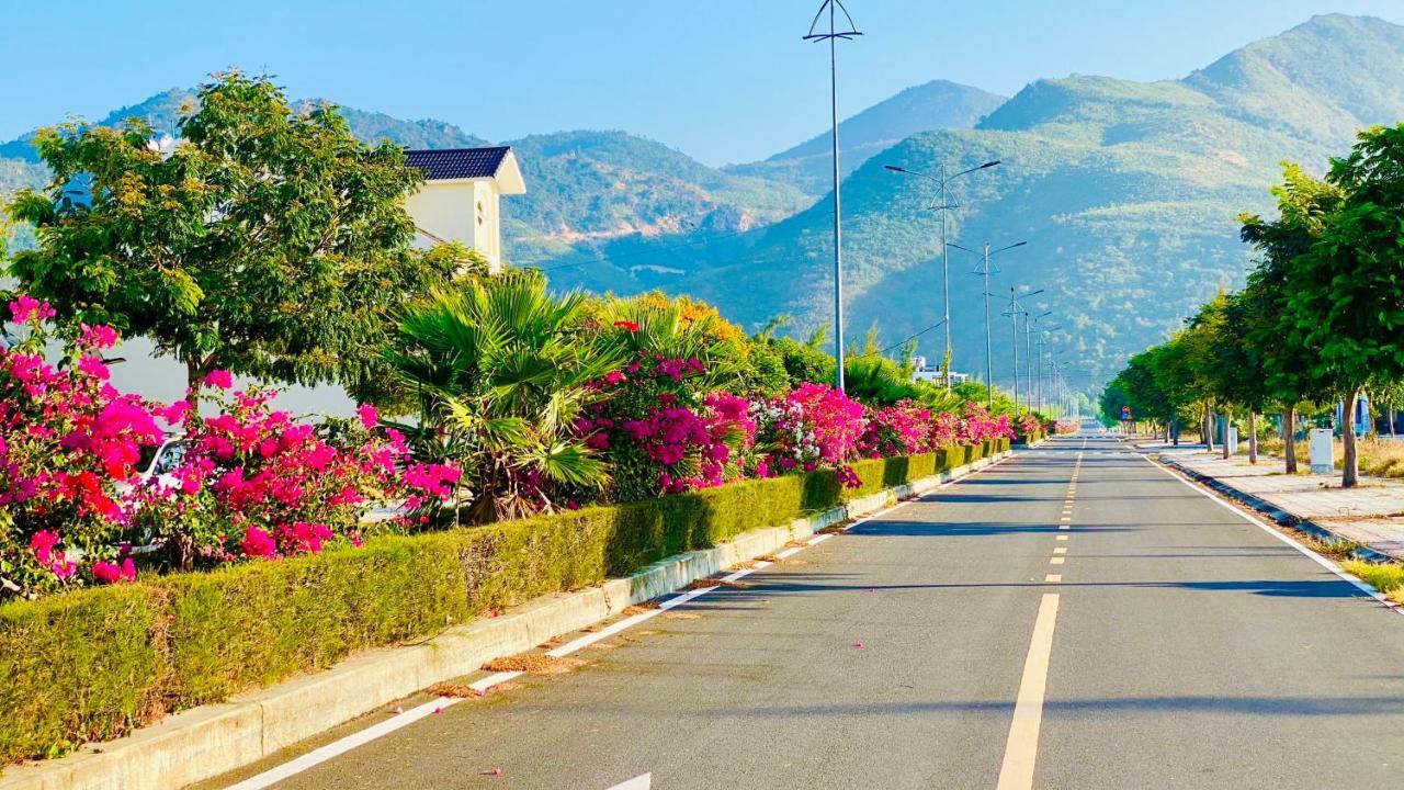 The Track Homestay - Near Bai Dai Beach Cam Lam Εξωτερικό φωτογραφία