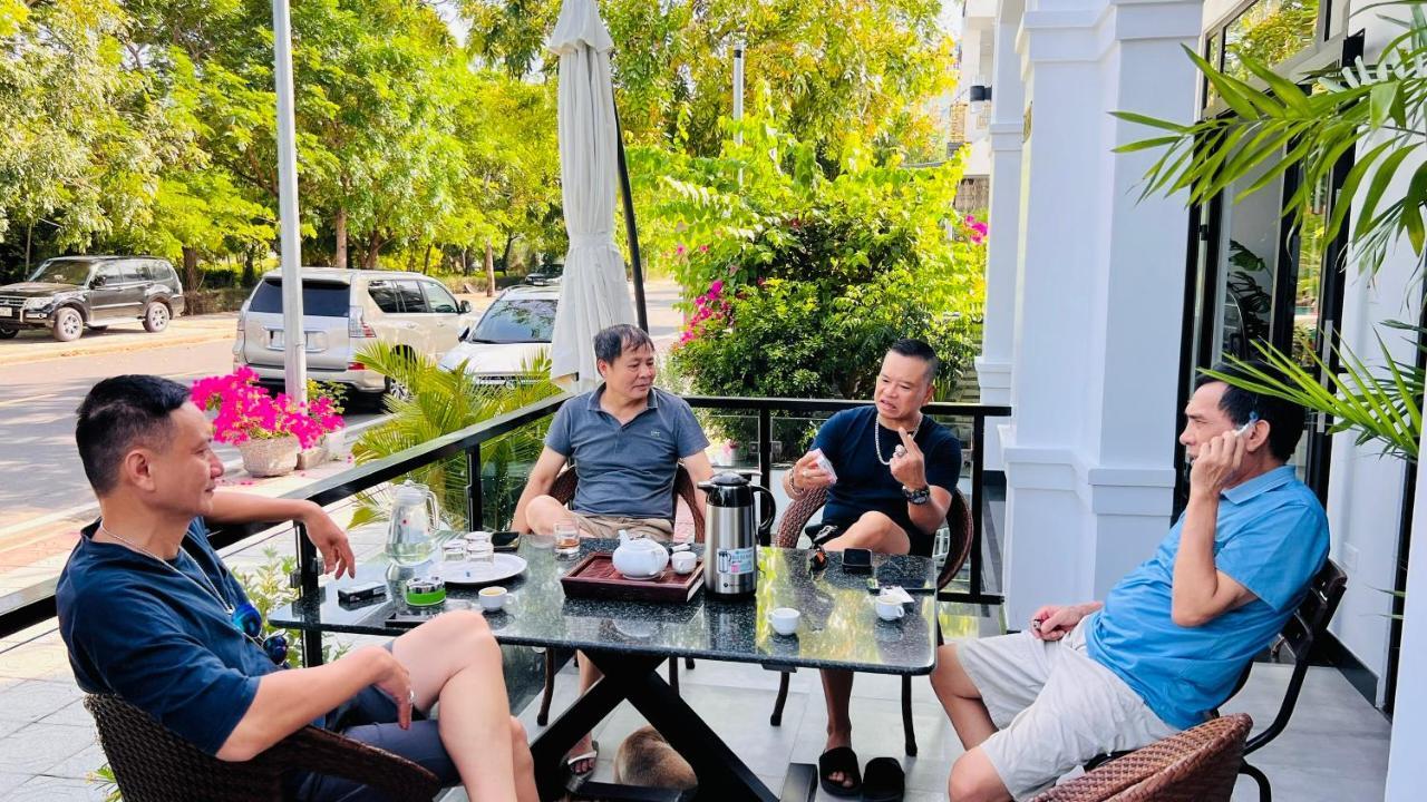The Track Homestay - Near Bai Dai Beach Cam Lam Εξωτερικό φωτογραφία