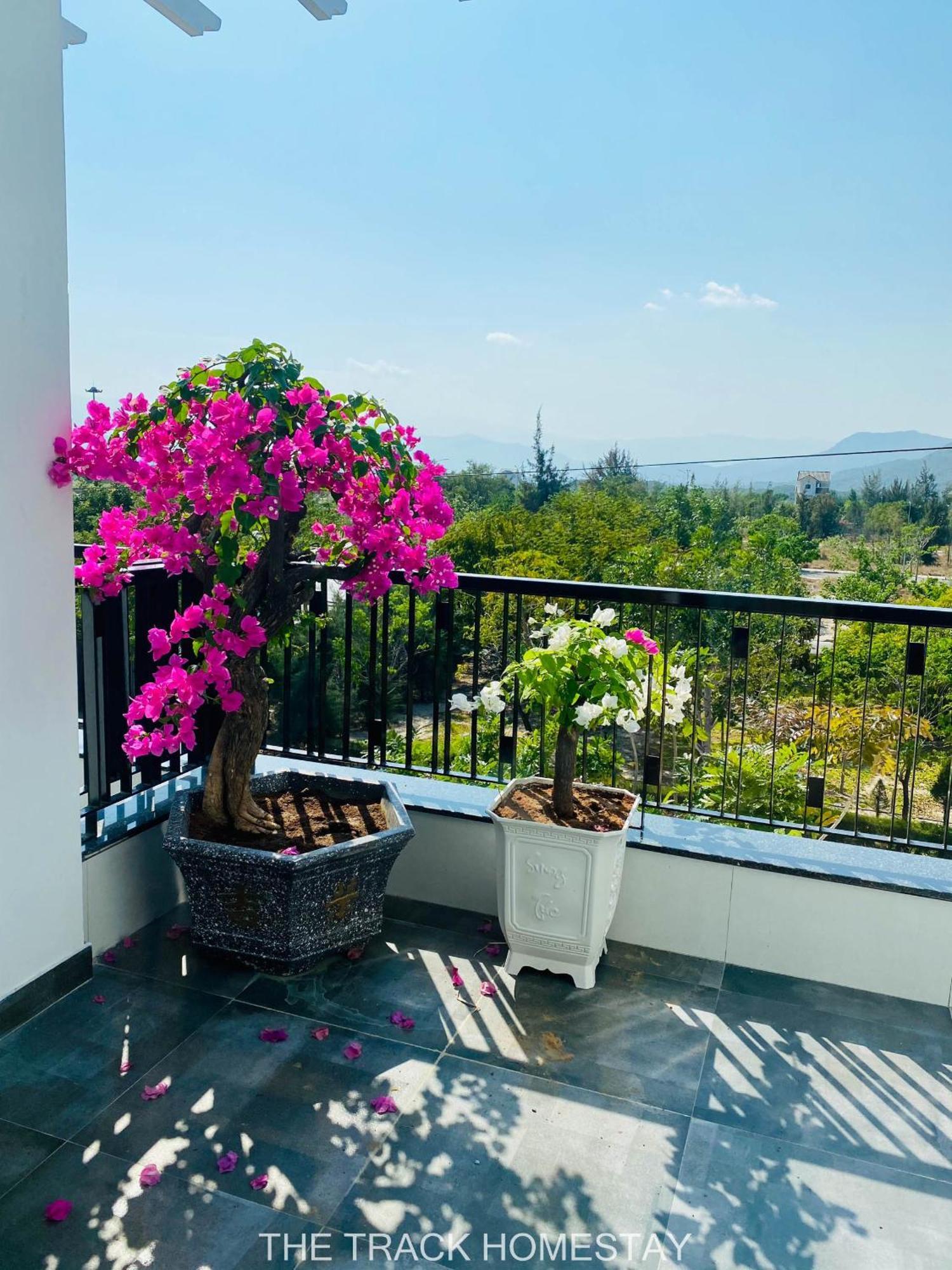 The Track Homestay - Near Bai Dai Beach Cam Lam Εξωτερικό φωτογραφία
